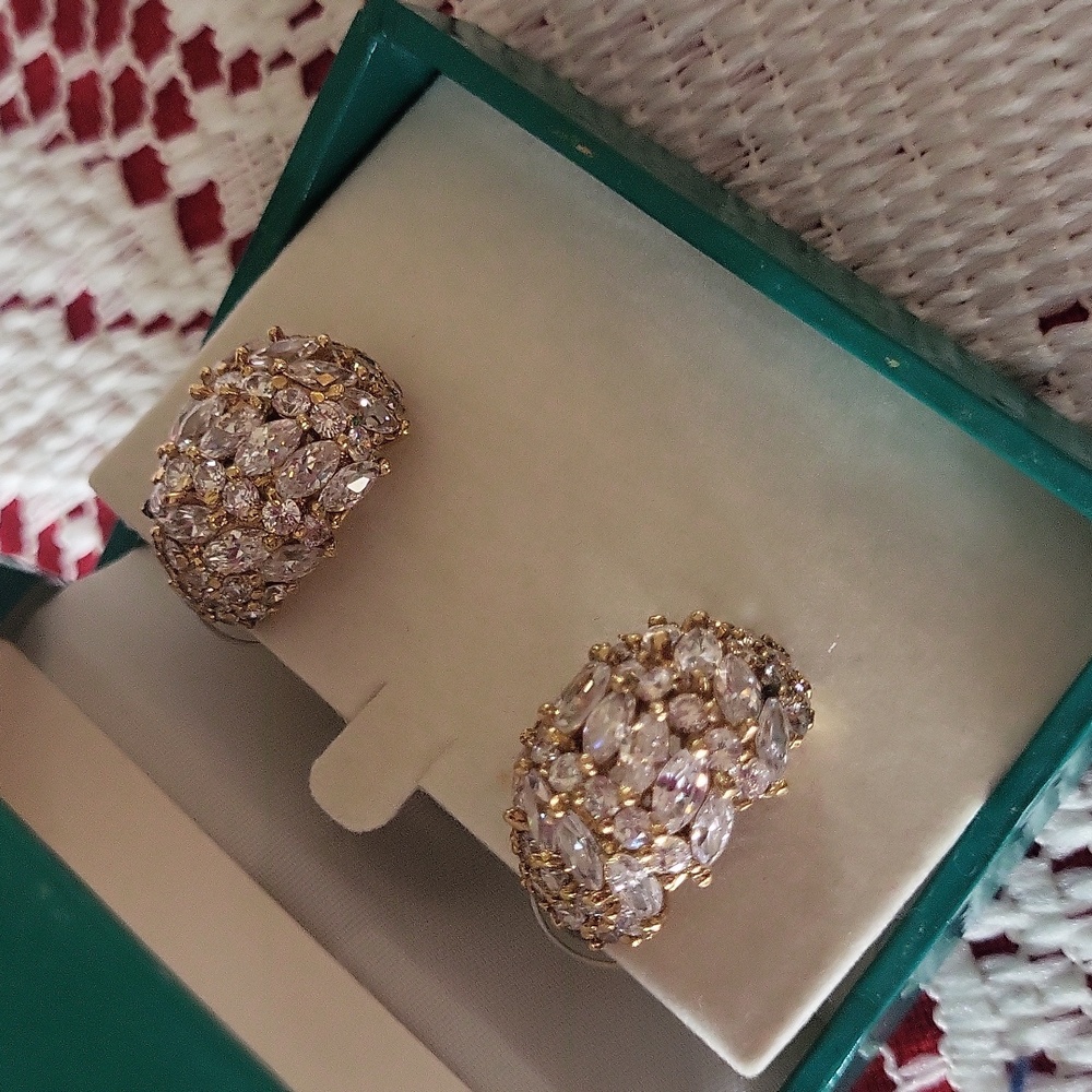 Suzanne Somers Gold Crystal Pierced Earrings - Picture 2 of 4